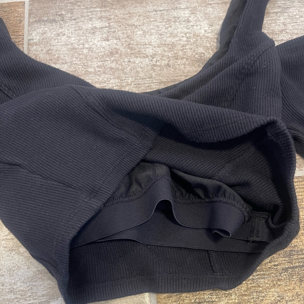Alo Yoga Ribbed Cropped Butterfly Long Sleeve Black Top Cutout Cold Shoulder S - Picture 8 of 10